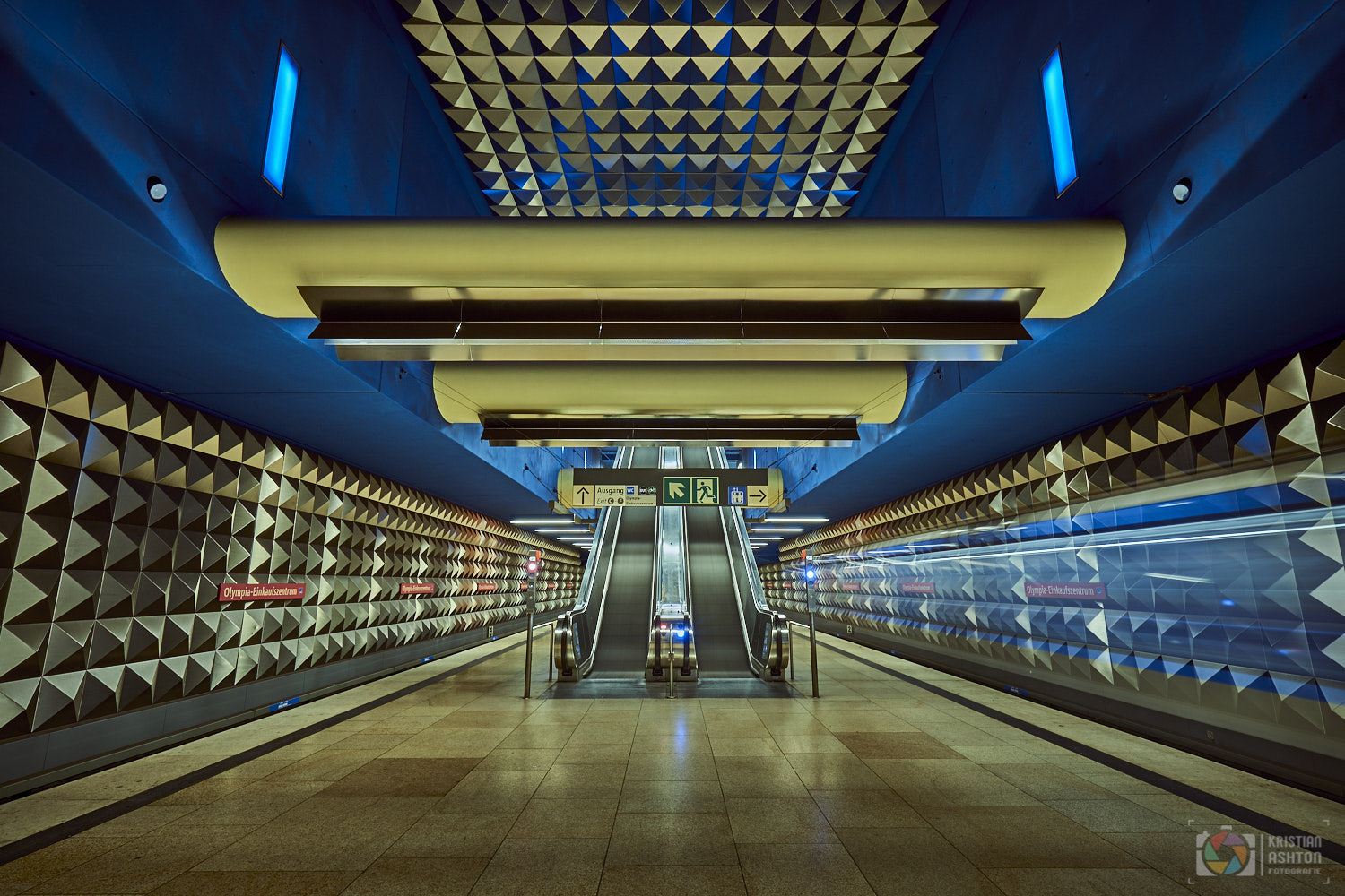 U-Bahn Haltestelle Olympia-Einkaufszentrum